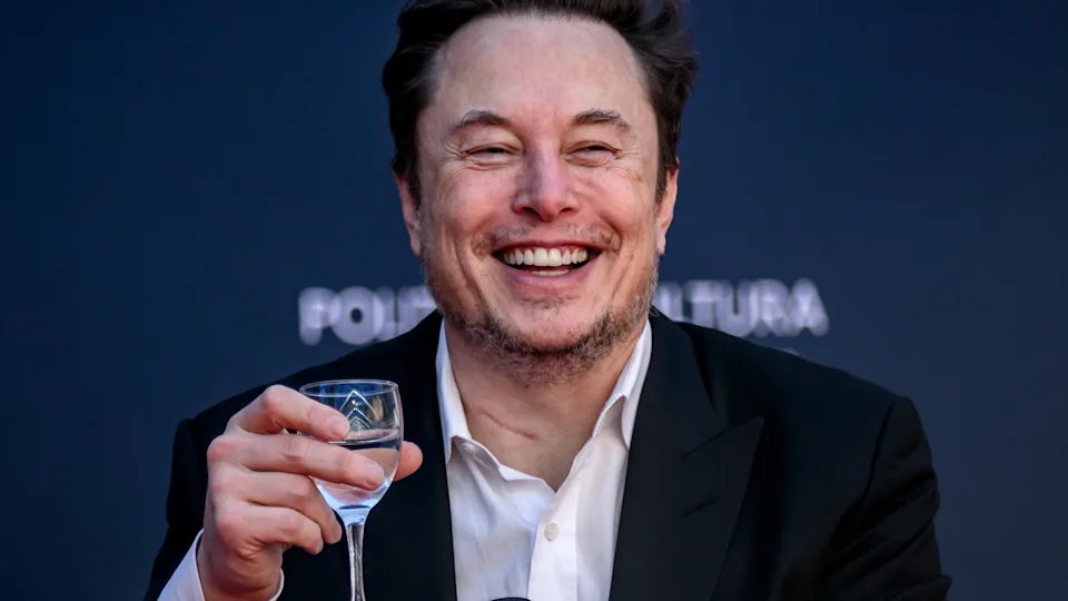 Musk trở thành tỷ phú đầu tiên có tài sản trên 500 tỷ USD! Cộng hưởng ba động cơ Tesla, SpaceX và xAI